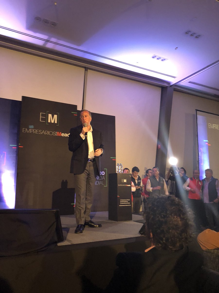empresariasXM's tweet photo. Empresarios de toda la republica no dejaron de aplaudir a @JoseAMeadeK próximo Presidente  Gran evento de #EmpresariosPorMeade.
Más de 500 empresarios de todo el país estuvieron presentes pero esta red llega a 35 mil que queremos q Pepe gane!
#MeadePresidente2018 
#VotaMeade https://t.co/6UKvgZZEZt