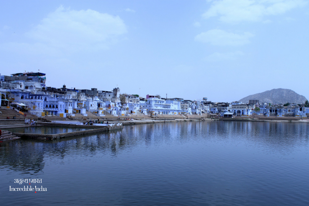 incredibleindia's tweet photo. Step into the holy waters of the Pushkar Lake and cleanse your body, mind and spirit. #HolyGhat #Rajasthan #IncredibleIndia https://t.co/iOsCB3Wzza