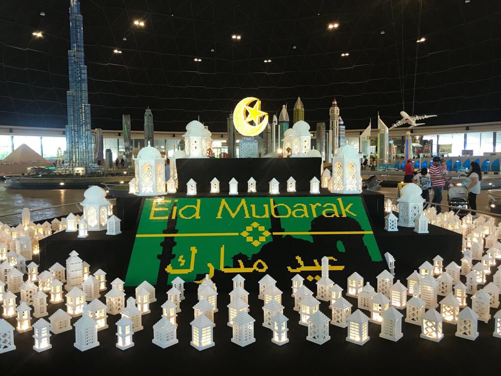 لقد وصلنا خلال شهر رمضان المبارك و عيد الفطر إلى هدفنا ببناء 1000 فانوس! شكراً لكل من ساهم في هذه الفعالية و ساعدنا بنشر الأمل و النور للقراءة و الكتابة بين الأطفال المحتاجين حول العالم و ذلك من خلال @BeaconofHopeUAE