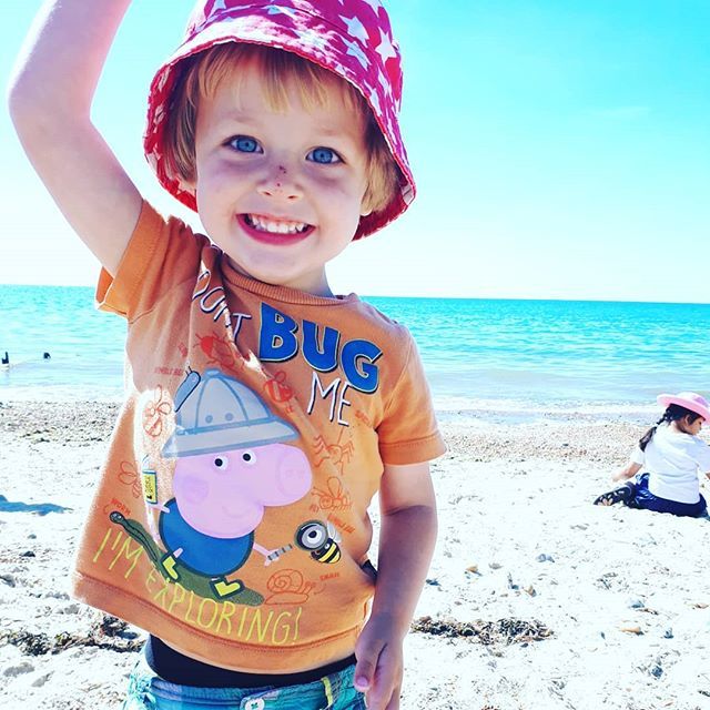 bossyourbirth's tweet photo. Who needs to go abroad when you have this 5 minutes down the road? 
#iloveworthing #loveworthing #worthing #goringgap #sunnyworthing #worthingmums https://t.co/YeJAtg3hg0 https://t.co/cNrIkPOFQo