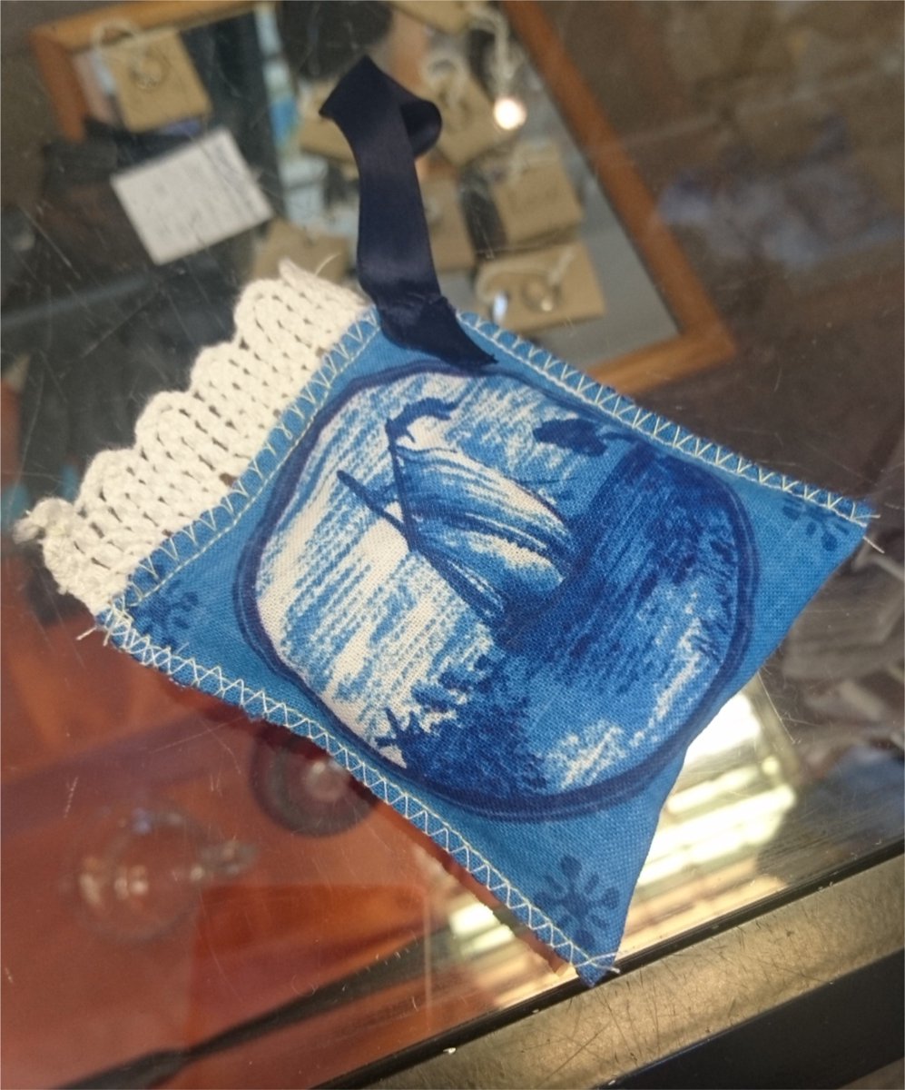 Check out these lovely little lavender bags. Made by our wonderful staff and volunteers at our shop in D/Mkt from old tablecloths. Why not pop in and have a look? westnorfolkmind.org.uk/mind-at-cousin… #reuse #preloved #recycle