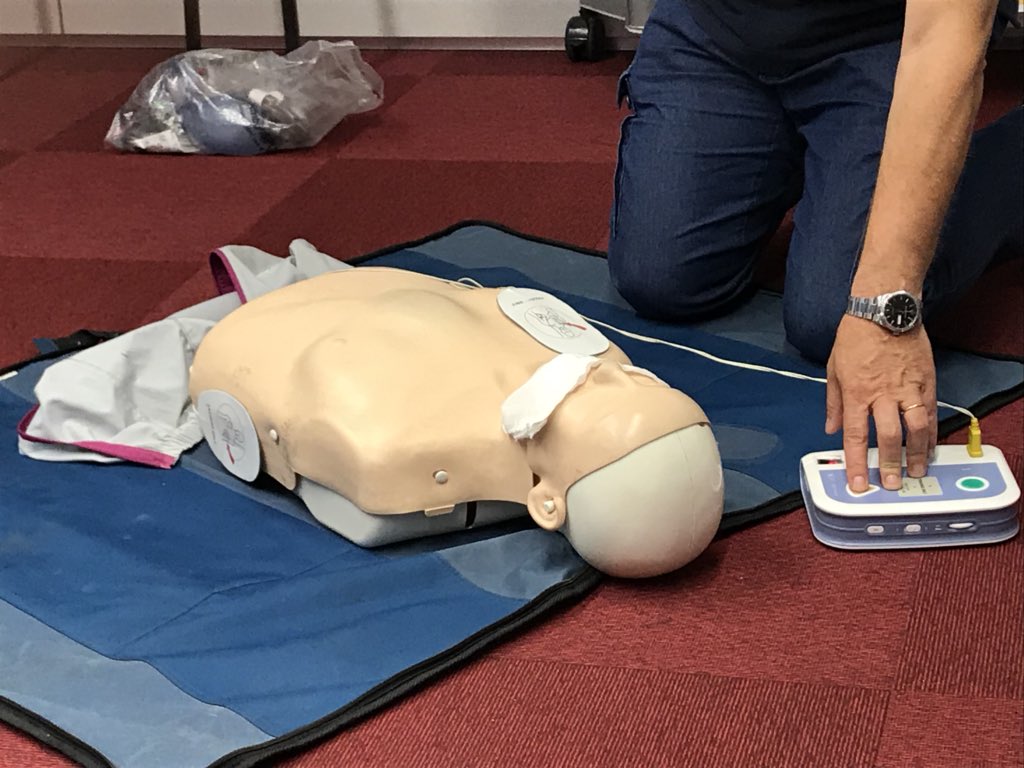 paolorm's tweet photo. Esercitazione di rianimazione cardiopolmonare con utilizzo di defibrillatore stamattina in @EliLillyItalia https://t.co/1LvbLrzQHX