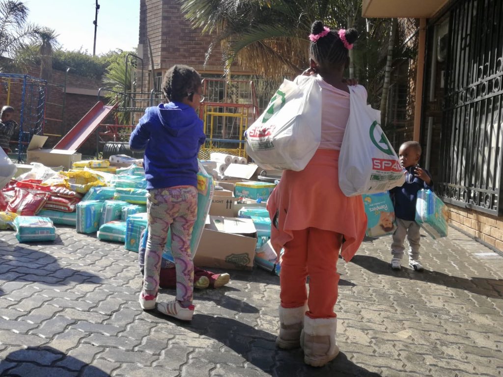Radio702's tweet photo. New Beginningz currently houses 25 children and has been in operation since 2001! We stopped by with tons of baby essentials from Spar & goodies to keep warm throughout the winter #702TOL https://t.co/ezSZFdwSEN