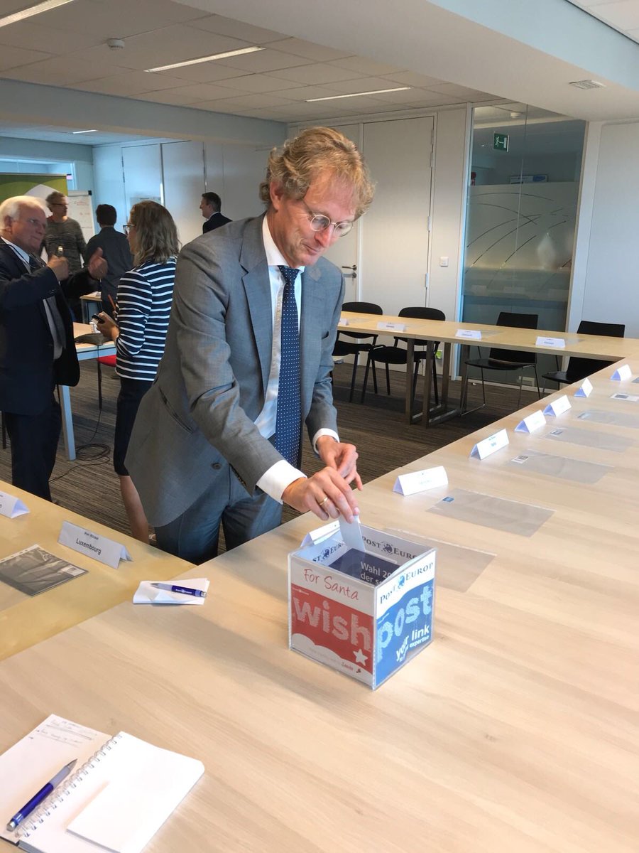 EUROPAstamps's tweet photo. Judges #vote for the most #artistic #EUROPAstamps who r the winners?  You Will find out in October when we announce all the winners. https://t.co/KeXfvtlRbx