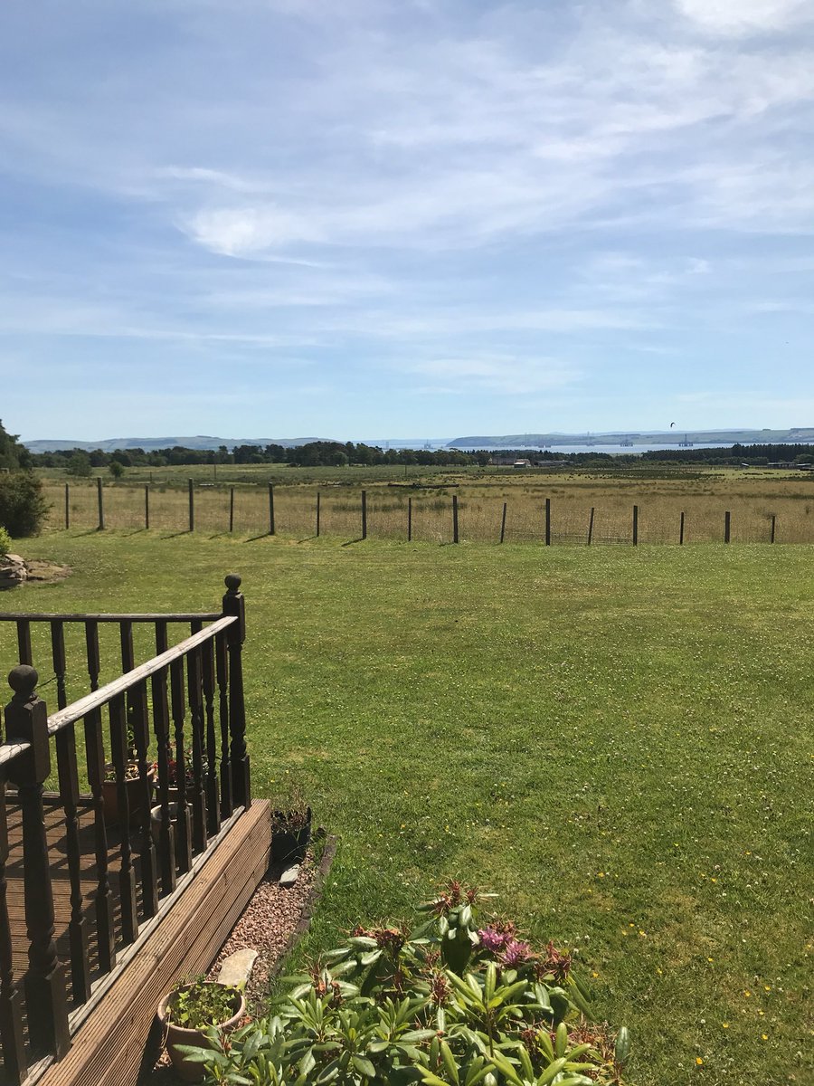 InvergordonTour's tweet photo. Nice wee view from the office today #sunnyscotland https://t.co/KjBgsd3j9P