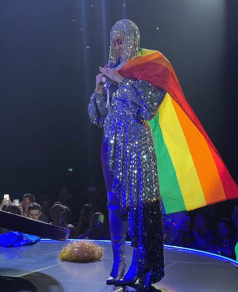 katyspicscom's tweet photo. PHOTO | @katyperry performing at the SSE Hydro arena in Glasgow, Scotland #Pride https://t.co/gwHSplb0RU