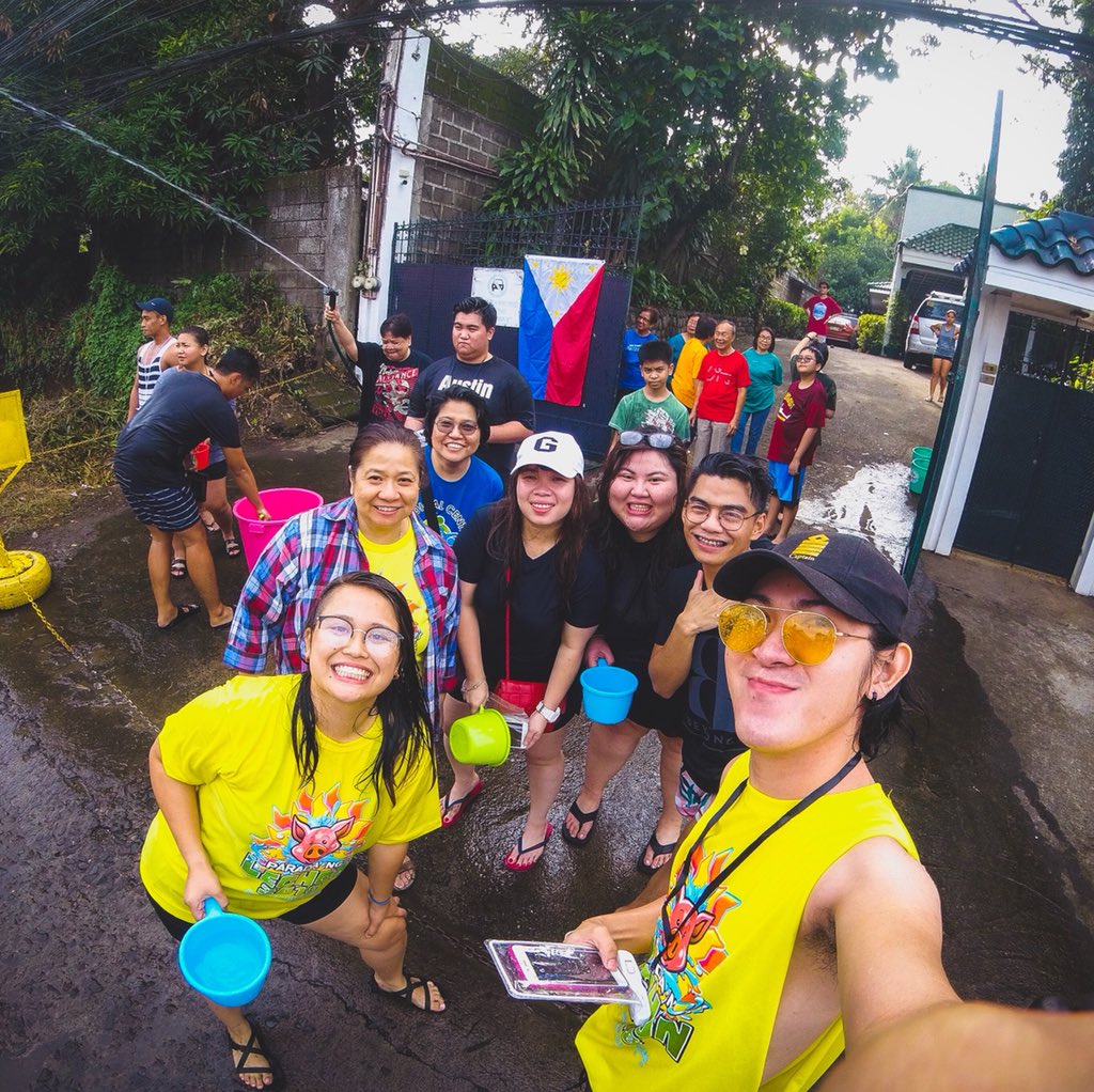 teachernicolai's tweet photo. With my STI Family & Friendsππ¦ππΊ
#ParadaNgLechon2018 #SanJuan2018
@neilexonerate @jorjieeeeee @srcdn4 @STIBalayan @giiiiindj @rigomaybeatriz @cessacrnjo @Nikayi_18 @aisen_cadacio @jumpengers @TessaOlea @markcamilon https://t.co/4jyz92FqMU