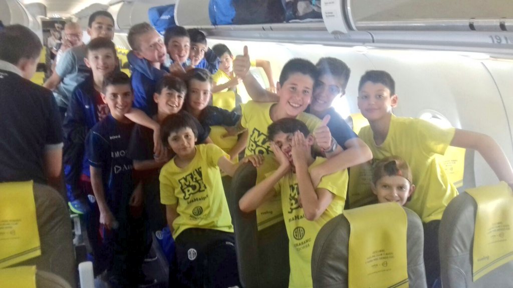 morabancandorra's tweet photo. Aquest matí els nostres minis debuten a la #ACBKids International Cup a Gran Canària. Molta sort valents!!!
#MaiPor https://t.co/g8ziriFzHw