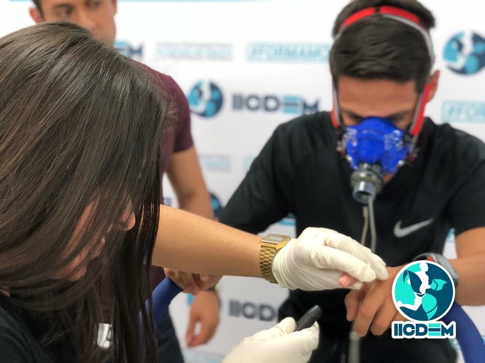 cosmedhq's tweet photo. VO2max test with Fitmate desktop metabolimeter at the Instituto Iberoamericano de Ciencias del Deporte y el Movimiento Humano (@IICDEM) in Guadalajara (Mexico) #fitmate #vo2max #cosmed #metabolism #exercisescience #sportscience #humanperformance https://t.co/q6TUptu32y