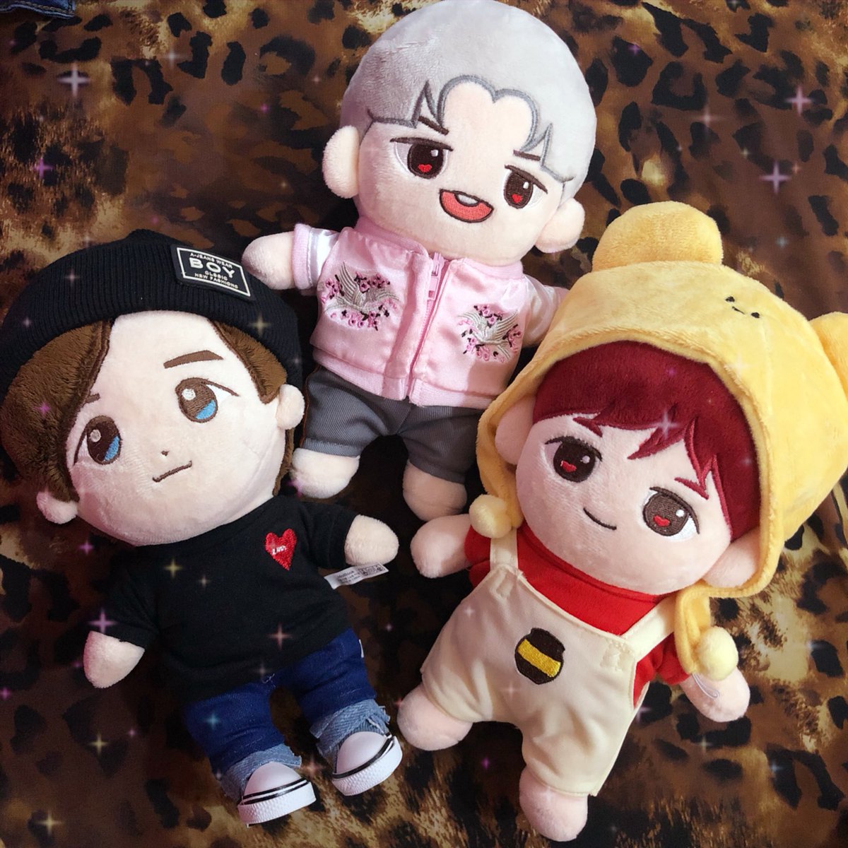 fallforcnu's tweet photo. The clothes are here! Thank you so much @stresscactus they're all so pretty! 😍🖤🌸🍯 https://t.co/5p0WtoQfxO