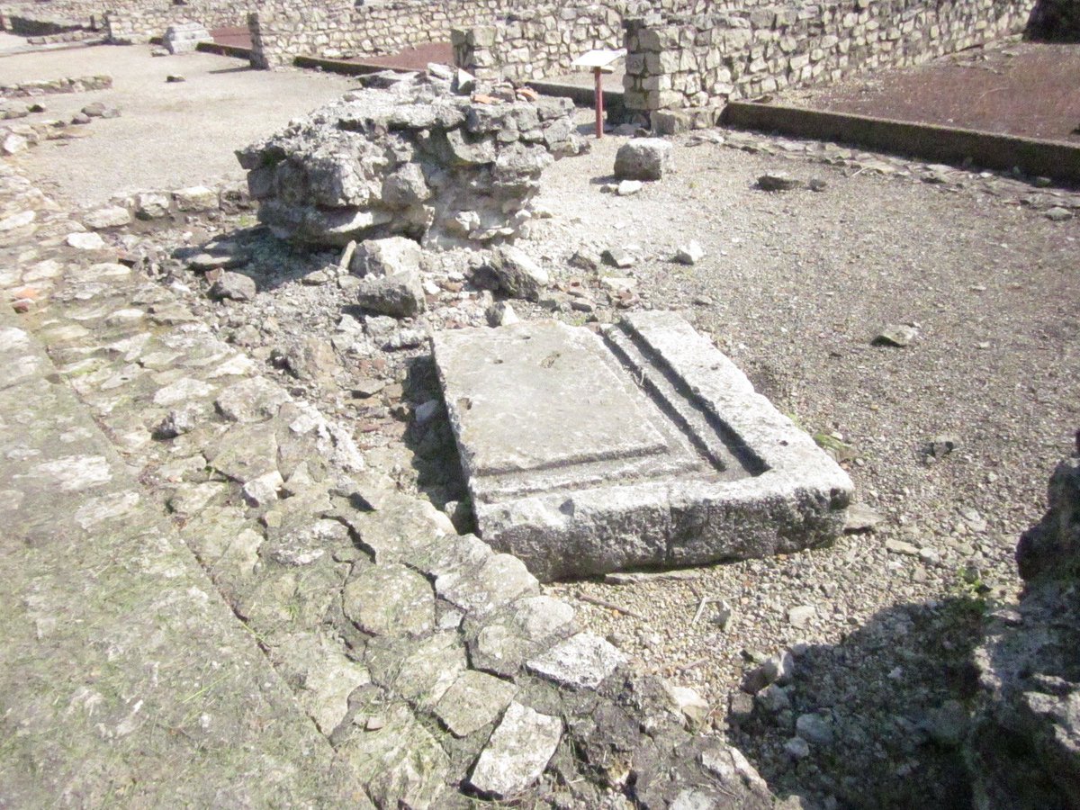 theboods's tweet photo. Monday Romans: Aquincum in Pannonia (Budapest to us johnny-come-latelies to the Empire). Some people love sculpture, artwork, delicate jewels: I love Roman plumbing. #ancientrome #RomanEmpire #hadrian #aquincum #budapest #MondayMotivaton #foricae #latrinae https://t.co/pf1c0W7hrK