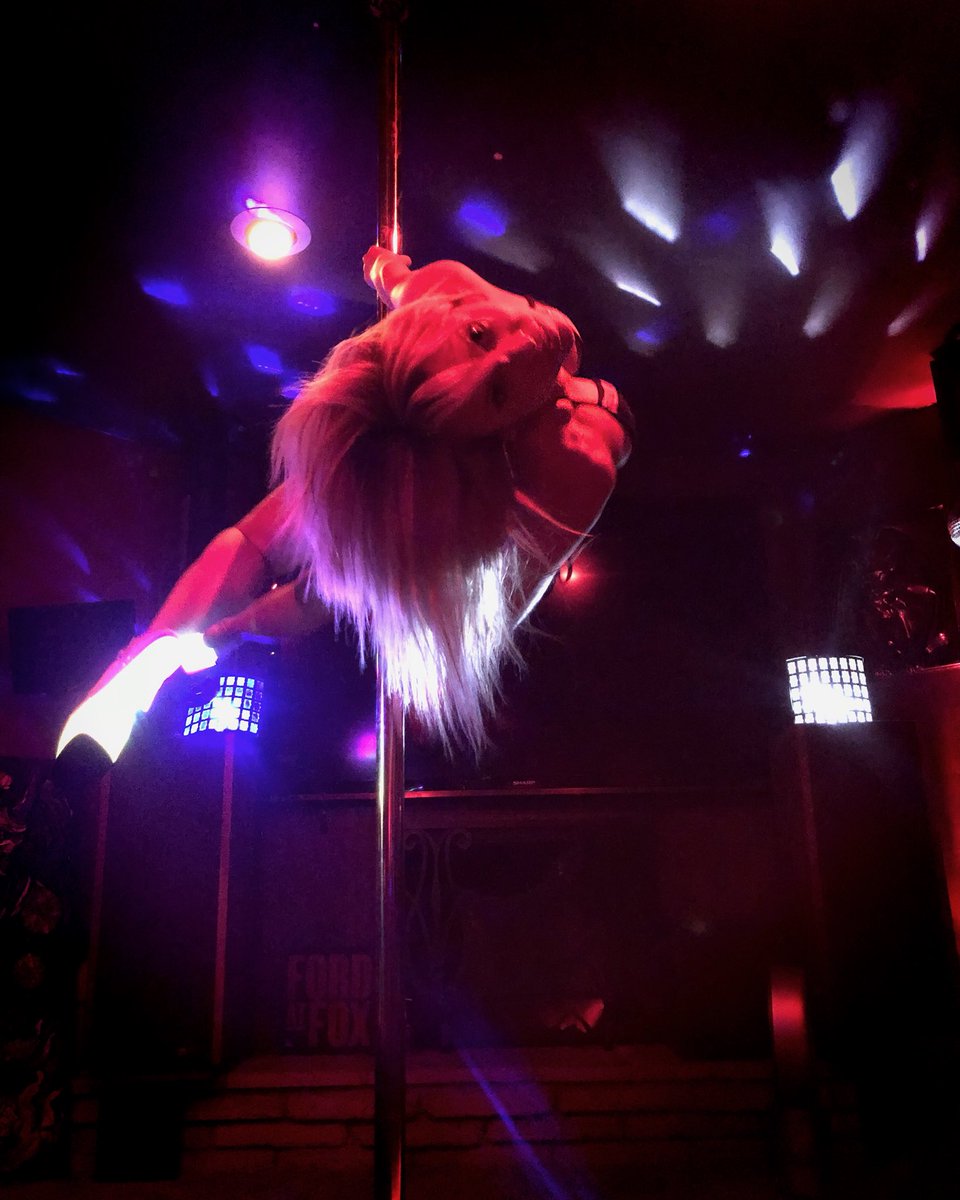 #poledance #auraheels #party