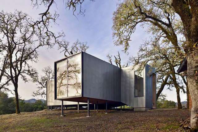 ArchDigest's tweet image. 11 must-see houses in the woods: archdg.co/Yr8Wm1P #GetClever