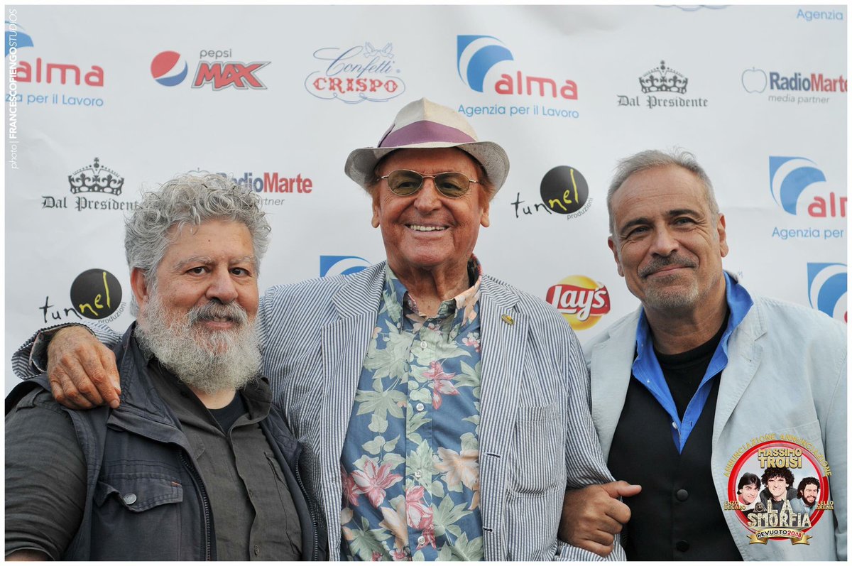 AssistantStefy's tweet photo. @Renzo_Arbore @casalaurito @casalaurito @ninofrassicaoff @QuasiMagalli @Raiofficialnews @AssistantStefy @tgr_campania https://t.co/s9kvTcy40D