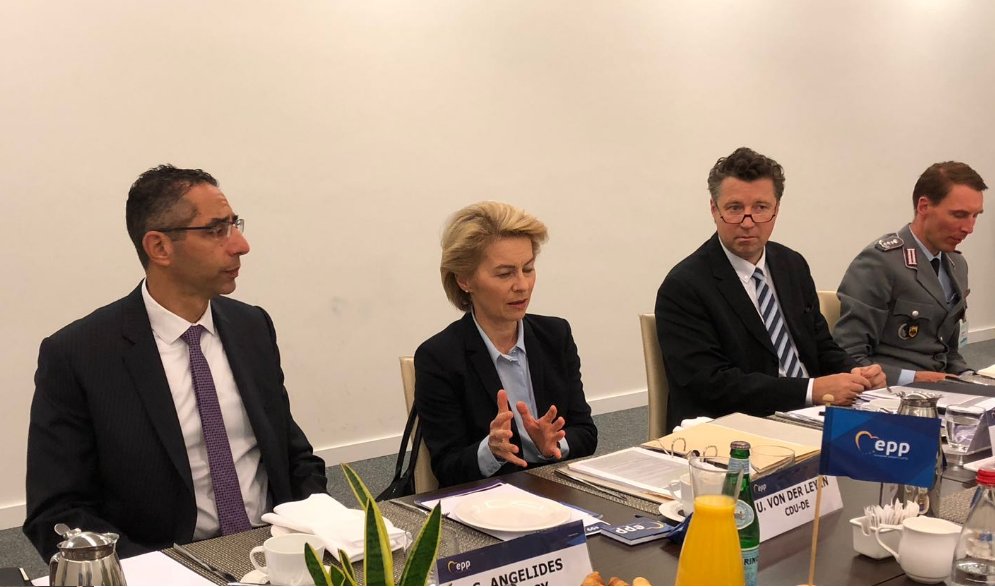 A #EuropeanDefenceUnion &amp; #PESCO topped the agenda when #EPP Defence Ministers met in 🇱🇺 ahead of today's #EUDefence meeting of 🇪🇺Defence Ministers. The meeting was chaired by Ursula #VonDerLeyen and attended by Comm. <a href="/EBienkowskaEU/">Elżbieta Bieńkowska</a>, <a href="/AngelidesSavvas/">Savvas Angelides</a>, #Luik &amp; #Benko.