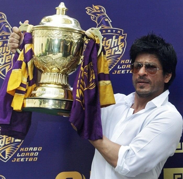 iamsrk_brk's tweet photo. From getting an awards for Acting - Contribution in the field of Cinema.

Winning IPL - CPL Trophy.

Honours of Highest Civilian Award of India - France.

Achieving Crystal - UNESCO.

@iamsrk is the real example of success.

#बादशाहत_के_२६_साल https://t.co/b9XxxQSqTV