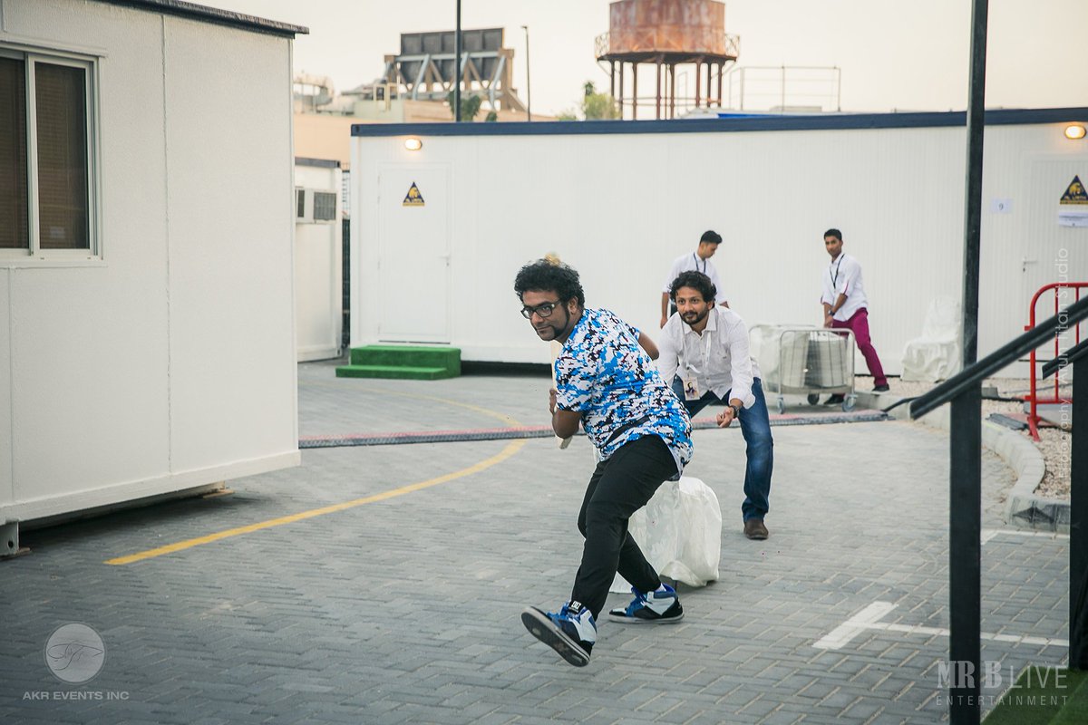 MRBLiveEnt's tweet photo. You  know  what  they  say  about  “all  work  and  no  play..”. 
#MondayMotivation #BehindtheScenes  #ARRahman #TheJourney  #CelebratingMusic #DilseDubai #BollywoodparksDubai #MRBLive #AKREvents #BrothersIncorporated https://t.co/MqcShmS467