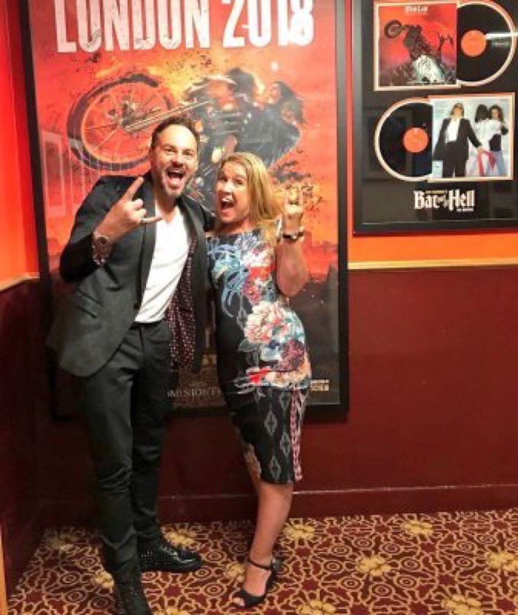 CTheatrePassion's tweet photo. My Interview with @RealRobFowler is proving a popular view, have you watched it yet? We talked all things @BatTheMusical, his love for the show & its fans, dinner guests, shoes and more! Why not take a look? #RobFowler #Falco #batthemusical #JimSteinman https://t.co/rVj2s7eokM https://t.co/ncbXvT4upH