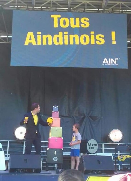 sebdrecq's tweet image. Tous aindinois !!! Fier de notre nom, fier de notre département, et fier d'avoir représenté mon art lors de cette journée...
#Icicestlain #TousAindinois #magieaindinoise #sebastiendrecqmagicien #lain #onafinalementunnom,