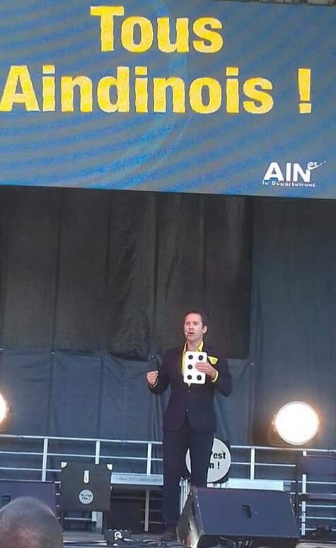sebdrecq's tweet image. Tous aindinois !!! Fier de notre nom, fier de notre département, et fier d'avoir représenté mon art lors de cette journée...
#Icicestlain #TousAindinois #magieaindinoise #sebastiendrecqmagicien #lain #onafinalementunnom,