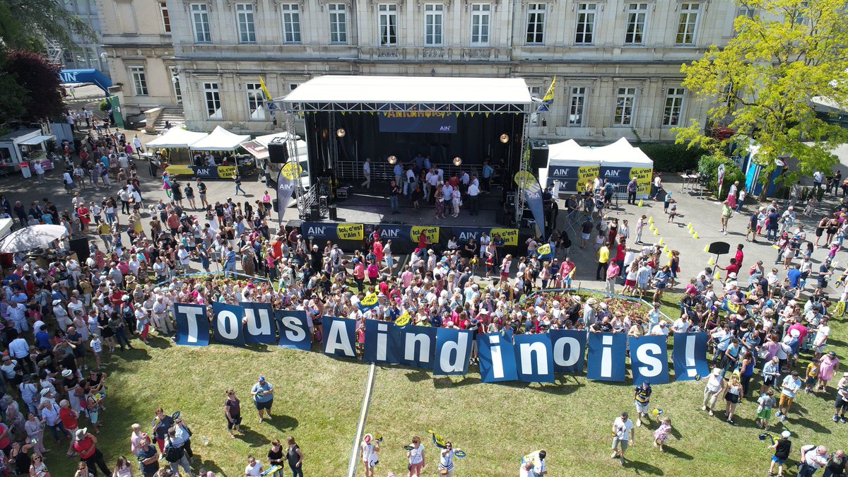 sebdrecq's tweet image. Tous aindinois !!! Fier de notre nom, fier de notre département, et fier d'avoir représenté mon art lors de cette journée...
#Icicestlain #TousAindinois #magieaindinoise #sebastiendrecqmagicien #lain #onafinalementunnom,