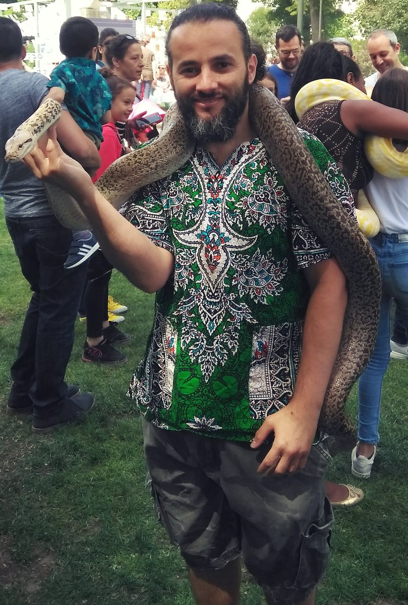 RebeuDesWabs's tweet image. Faute de charmer ces dames, je charme les serpents. #SnakeAttack #IloveSnakes