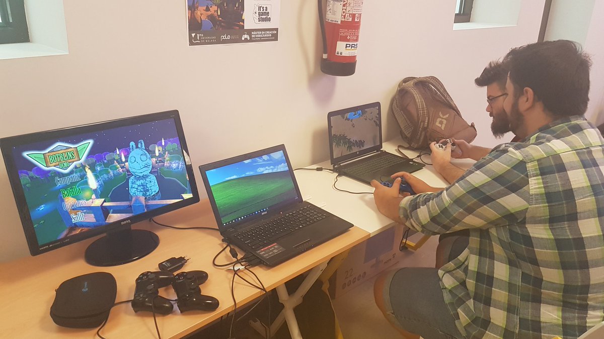 VideojuegosUMA's tweet photo. La semana pasada tuvimos las jornadas de testeo de los #videojuegos que han creado nuestros estudiantes en el @PoloDigitalMLG 
Nos lo pasamos genial probando cada uno de ellos. ¡Son todos unos profesionales! https://t.co/eLgAj7CdGK