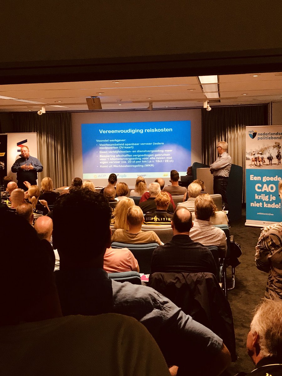 BasNadorp's tweet photo. Volle zalen bij de Amsterdamse Politie bij de presentatie Herstelplan CAO door de vakbonden. Zorgelijk hoeveel woede en frustratie er heerst onder het hele korps. #CaoPolitie #Veiligheid #NPB #ACP #VMHP https://t.co/3fKDUC45XF