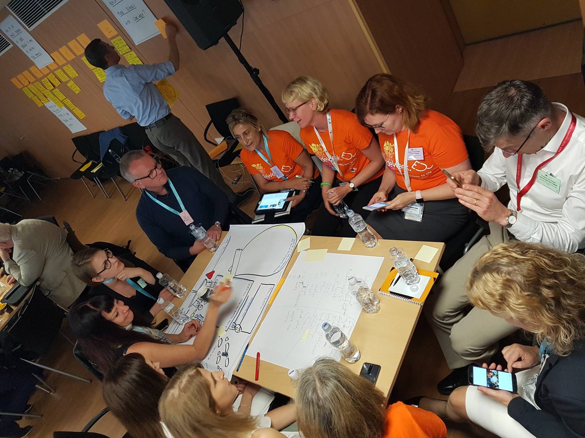 How get more #womenintech? Sharing best practices at joint #Codeweek #DigitalChampions and #DSJCoalition meeting. #digitalskills @dsmeu <a href="/GabrielMariya/">Mariya Gabriel</a>