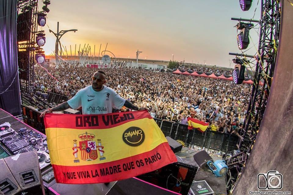 ConectaSurRRPP's tweet photo. ORO VIEJO lo está PETANDO a donde va @djnanoshow que ganas de verlo en @losalamosbeach 🙌
Aquí podrás comprar todo tipo de ENTRADAS 📲 687 60 13 31
#Málaga #Estepona #LosÁlamosFestival #DjNano #OroViejo #ConectaSur #Entradas #Rrpp https://t.co/RNygNC4kLX