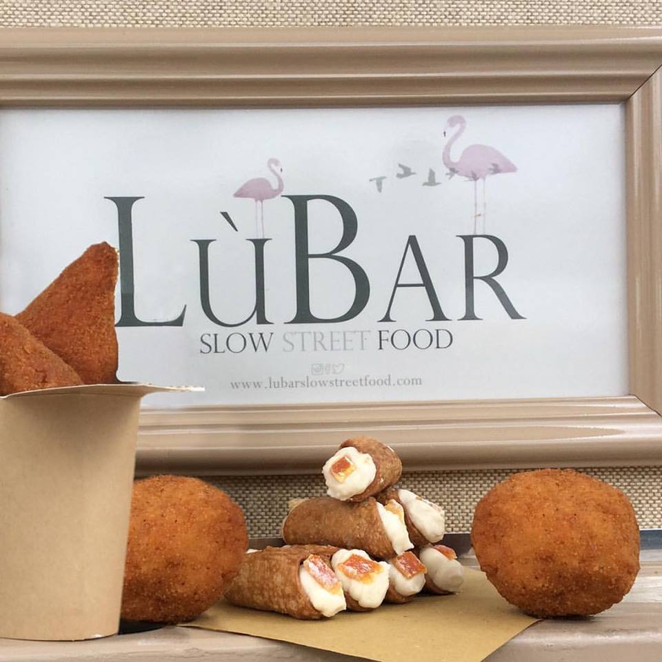 TheBestRent's tweet photo. 🥐☕ Il lunedì è subito #caffè, prepariamoci ad una lunga settimana! Questa settimana vi consigliamo Lùbar, in stazione centrale a Milano, per una colazione tutta siciliana, che bontà! ☕🥐😋
#thebestcoffee https://t.co/SN4kCBhlKM