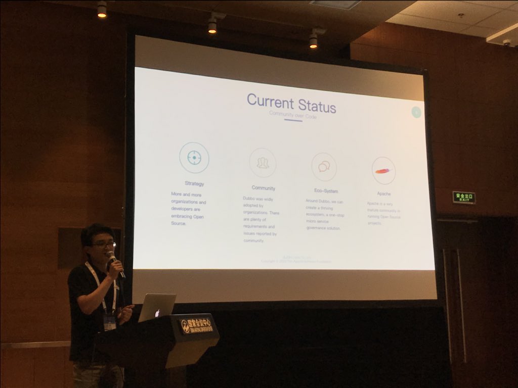 ApacheDubbo's tweet image. Jun Liu is talking about Dubbo’s present and future at #LC3 Asia in Beijing. #LinuxCon