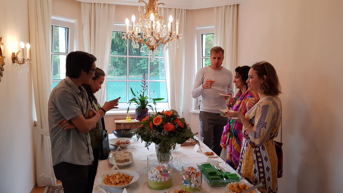 witjaksono_adji's tweet photo. Kami selenggarakan Open House dalam rangka Idul Fitri 1439H kemarin. Senang melihat kehadiran masyarakat Indonesia di Austria/Slovenia serta warga Austria &amp; asing lainnya pada acara tsb. https://t.co/66XSIsgM2M