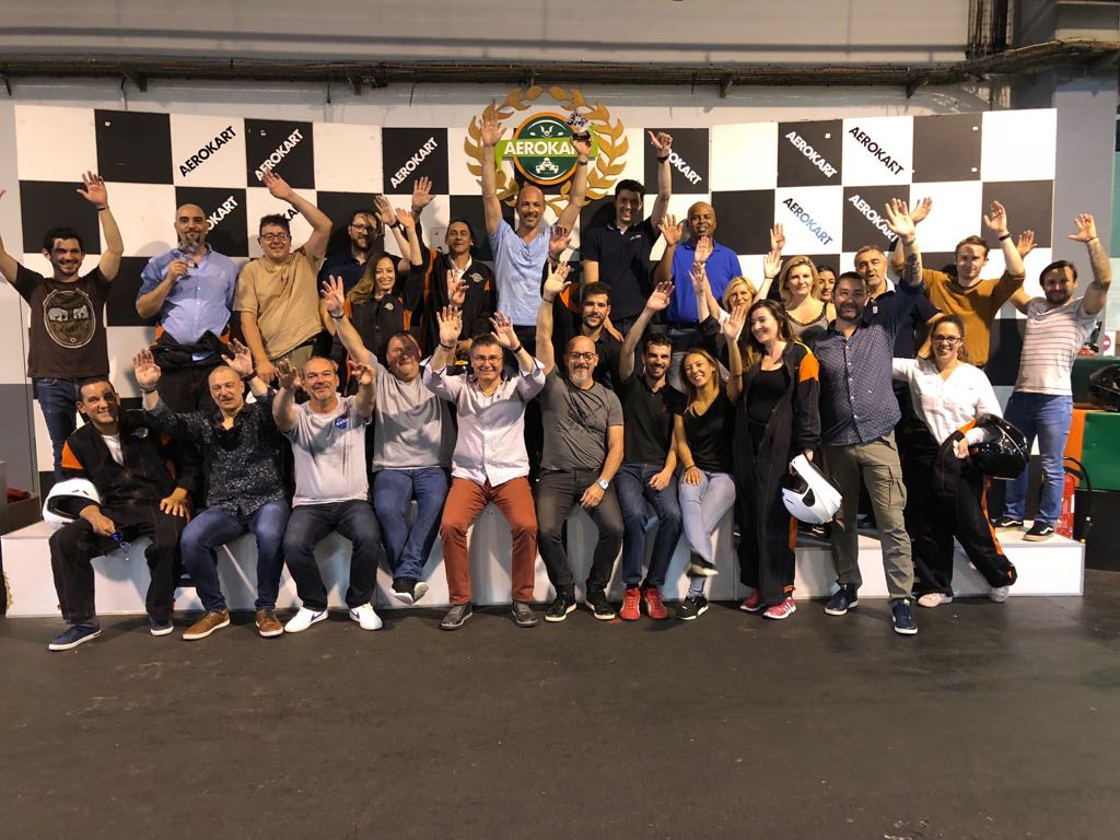 UUDSAero's tweet photo. Journée mémorable avec notre Team UUDS chez AEROKART!
#UUDS #AEROKART #compétition #teambuilding #bestteam #poduim https://t.co/rEuCqNhqCK