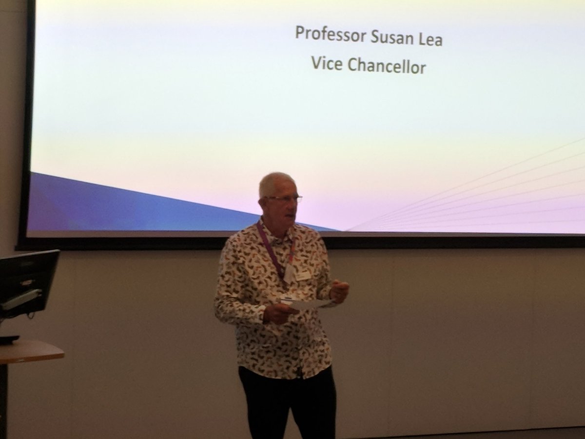 Professor @PeterDraper3 opening our Learning and Teaching Conference @UniOfHull @FacHealthHull ..... Great shirt! 🦋