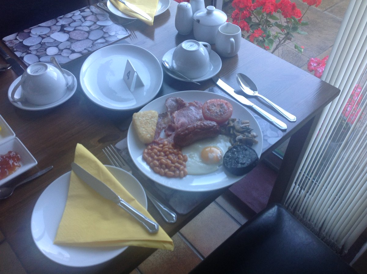 Ashleigh Guesthouse tweet media
