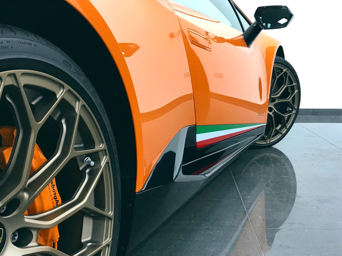 RivieraAuto's tweet photo. Monday’s never looked so bright! Get your hands on our Lamborghini Huracan Performante and you’ll never see a #bluemonday again! #MondayMotivation #MondayBlues https://t.co/1eFMIGKbYm