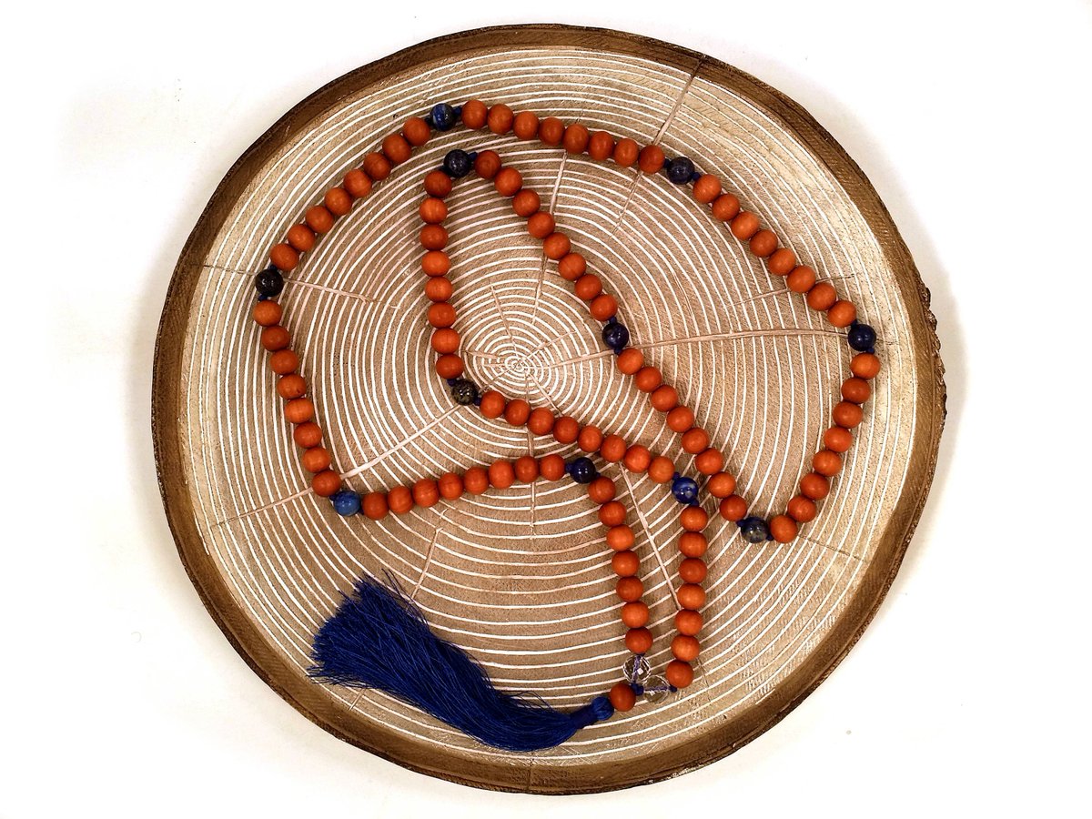 Mindful_Methods's tweet image. Authentic 10mm Sandalwood, Crystal Quartz + Lapis Lazuli 108 Mala tuppu.net/3302c9fc #mindful #MindfulMethodsShop #Etsy #LapisLazuli