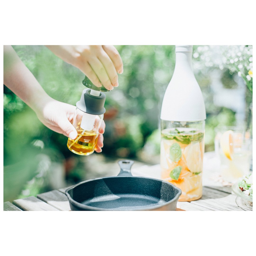 HarioHongKong's tweet photo. Healthy cooking with oil spray (60ml)
An oil spray that can be prepare meals without excess oil.
It can spray small amounts of oil as a fine mist. It can create a healthy cooking oil with lower calories. Original recipe included.
#hariohk #cook #oilspray #OS60TOG #OS60TCGR https://t.co/nqRT0MMso1