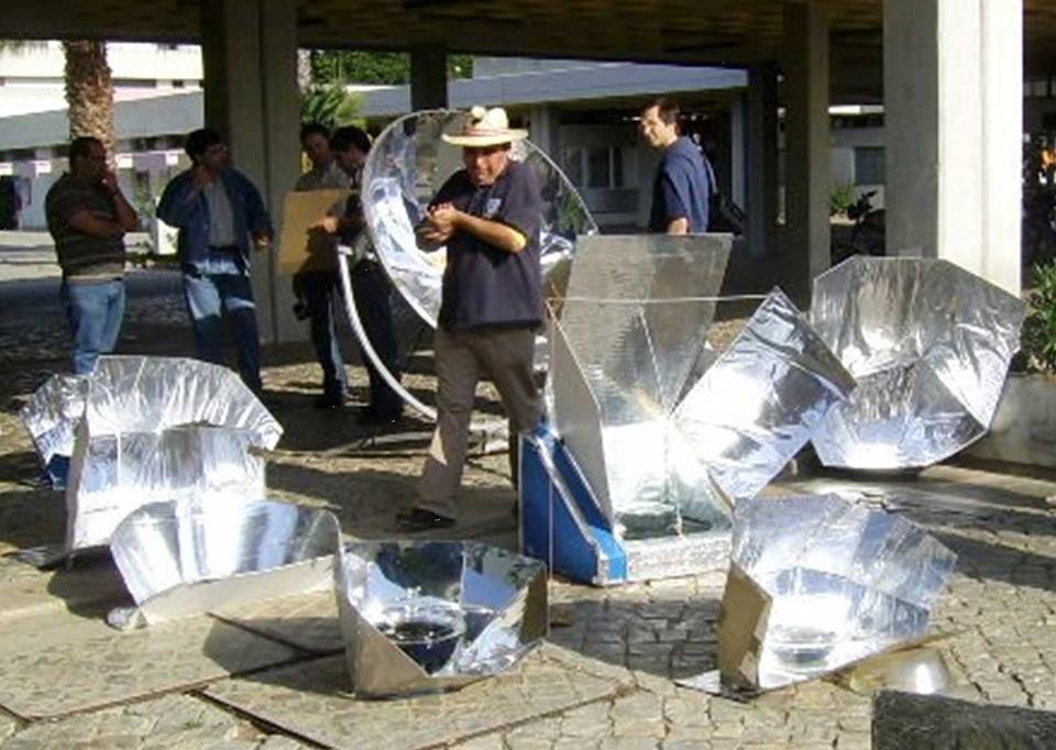 FrackingNAO's tweet photo. "Professor da UAlg cozinha 80% das refeições com energia solar"

:acclaim: 

O prof. Celestino Cruivo é o meu convidado de hoje no "sustentabilidases".

SINTONIZA RÁDIO GILÃO, 17h15 https://t.co/4FfSuMDNK1 

FM 94.8/98.4

https://t.co/b0dUckBBG8 https://t.co/zddKOZr2wg