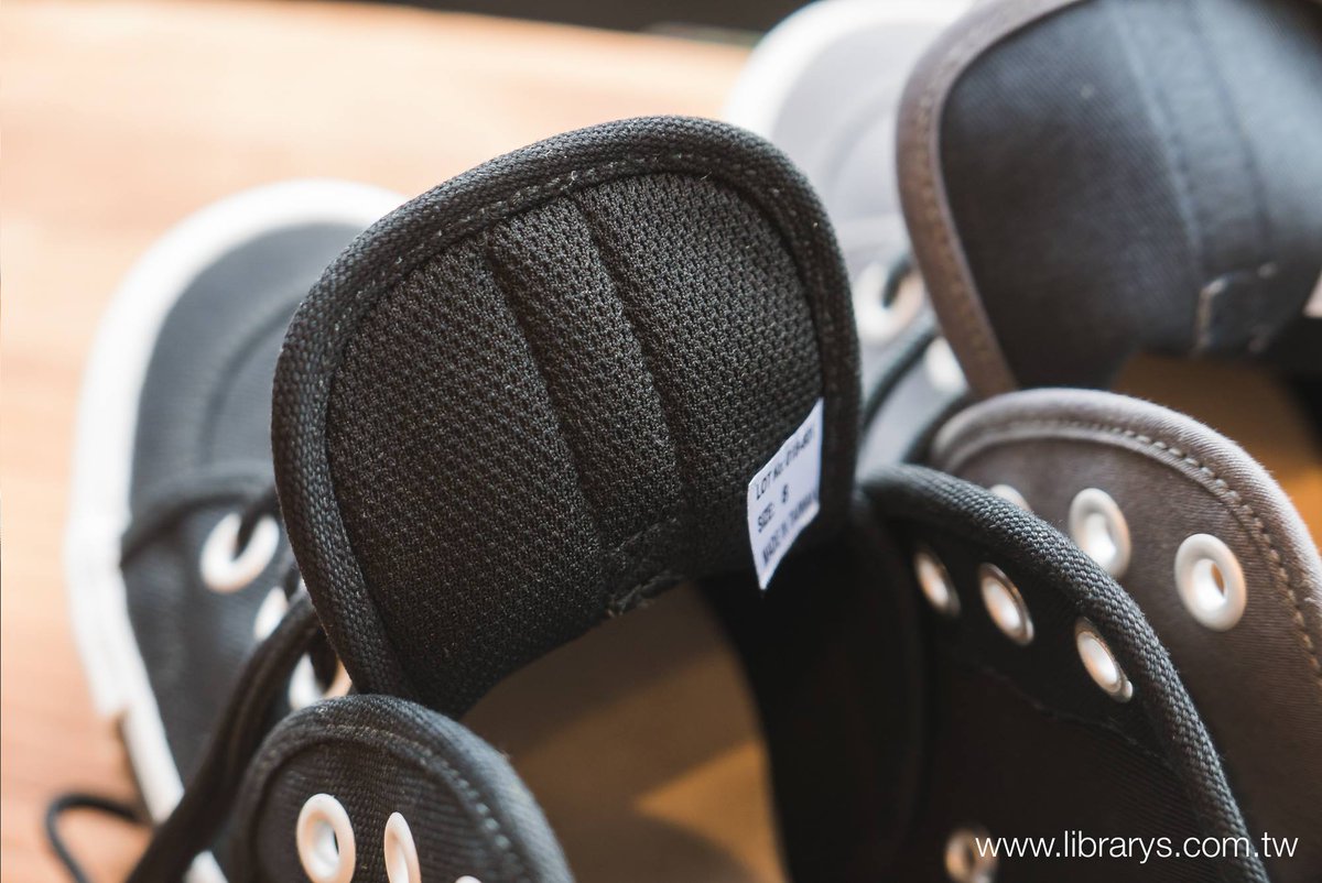 LIBRARYTAIWAN's tweet photo. RFW Rhythm Footwear SANDWICH 升級亮點報你知！
保留 SANDWICH 多片式設計的靈活度及優質的製造工法，
將鞋墊更新以低反發素材製作，鞋舌內側也加入的柔軟的透氣網布，誠意十足的舒適升級超有感！

▍LIBRARY 線上購買 ▍
鞋 ➟ https://t.co/IBVzC5WHOb
@LIBRARYTAIWAN @RFW_TOKYO https://t.co/5CcpKCfZ65