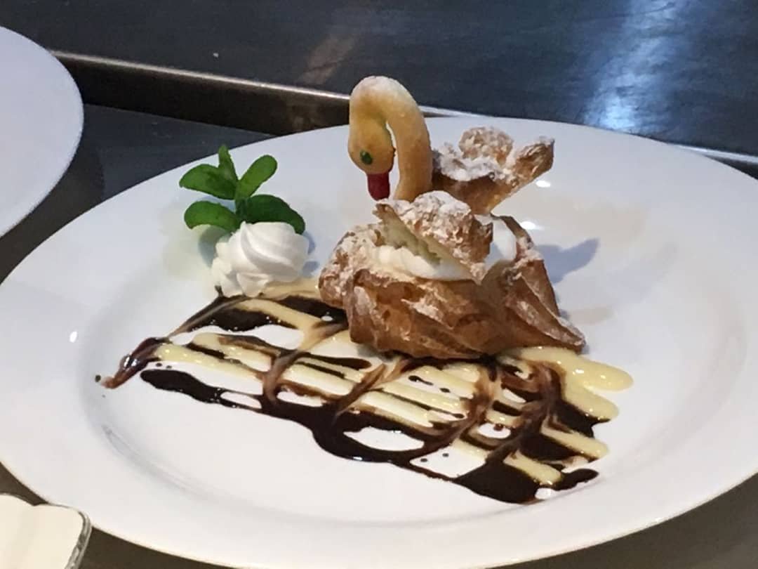 bomacollege's tweet photo. I fell in love with pastry because I felt I could be much more creative. It's precise, and you don't have to kill anything - Chef Johnny Iuzzini

Pastry Art at @bomacollege

#BIHCKenya https://t.co/KlgLZtrEE4