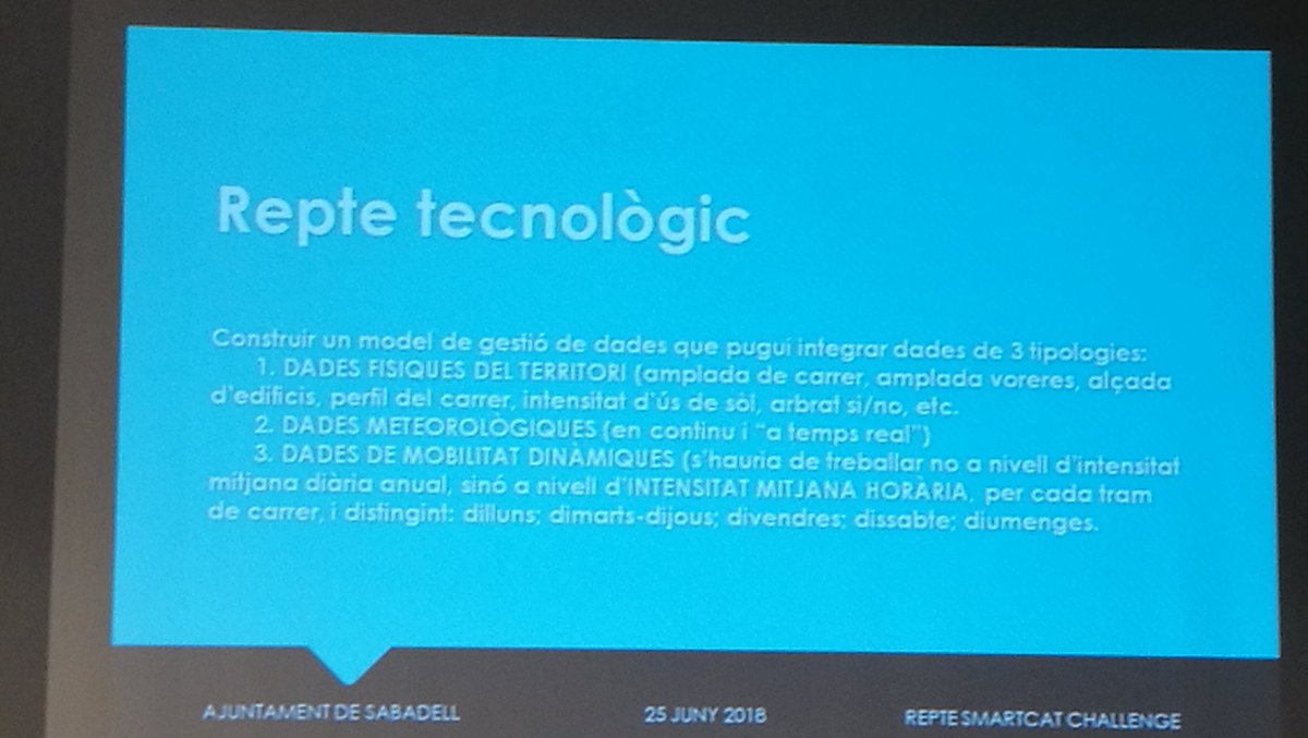 RosaParadell's tweet image. Oriol Llevot de l&apos;@Aj_Sabadell  presenta un repte de medi ambient que es basa en la monitorització de la qualitat de l&apos;aire, ja que Sabadell té uns índex de qualitat de l&apos;aire en algunes zones és pobre, per tal de modelitzar la ciutat #SmartCATChallenge