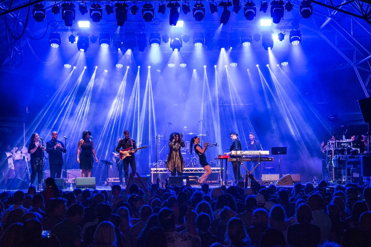 SouthbyProd's tweet image. Working for @Capital_Sound, we provided the festival audio package for some legendary artists from the 70’s, 80’s and 90’s at this year’s @happydaysfest
#dbaudiotechnik #ArrayProcessing #ShureUK #DiGiCo #LiveEvents #Festival #Summer #Eventprofs #HappyDays #HappyDaysFestival