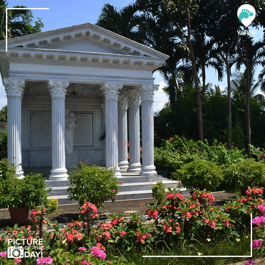 Yapak_PH's tweet photo. The Marian Orchard today provides rest, peace, and enlightenment on your own journey, found in Brgy. Malabanan, Balete, Batangas set amidst sprawling land reminiscent of European gardens.

#Yapak #YapakPH #ExploreLocalLoveLocal #ReligiousPilgrimage https://t.co/8bm3sa8kly