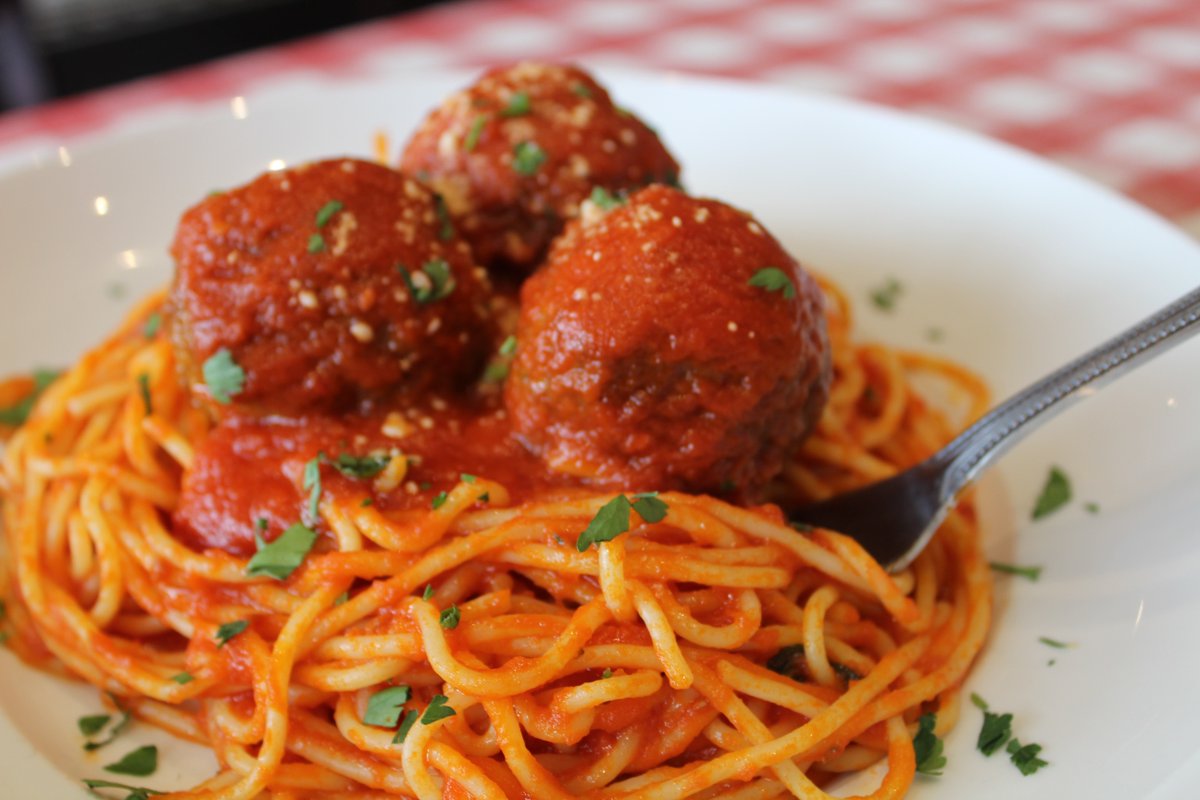 squisitousa's tweet photo. Did you know, the 3 most popular pastas are spaghetti, penne and macaroni? We love them all! What’s your favorite? #FunFact #PastaFact #PopularPastas #SquisitoPizzaAndPasta https://t.co/GReK7bkoxm