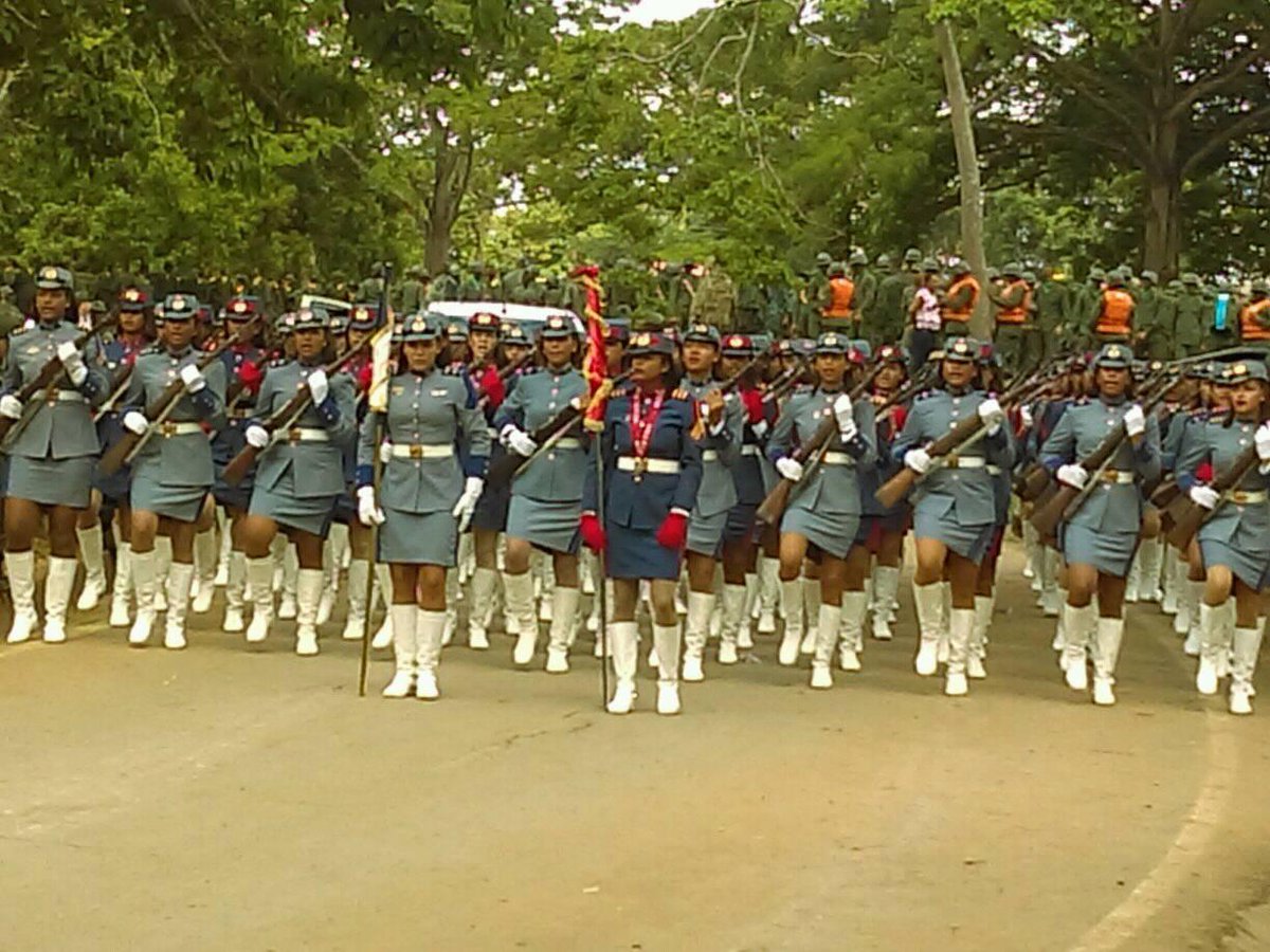 Roraima15's tweet photo. Las mujeres organizadas nos fuimos al glorioso e inmortal Campo de Carabobo, allí donde hace 197 años se libró la #BatallaDeCarabobo.  Juramos en ese suelo sagrado seguir defendiendo el legado de Bolívar y Chávez, nuestra #PatriaMatria acompañar a nuestro hermano @NicolasMaduro https://t.co/5FLEzCfi68