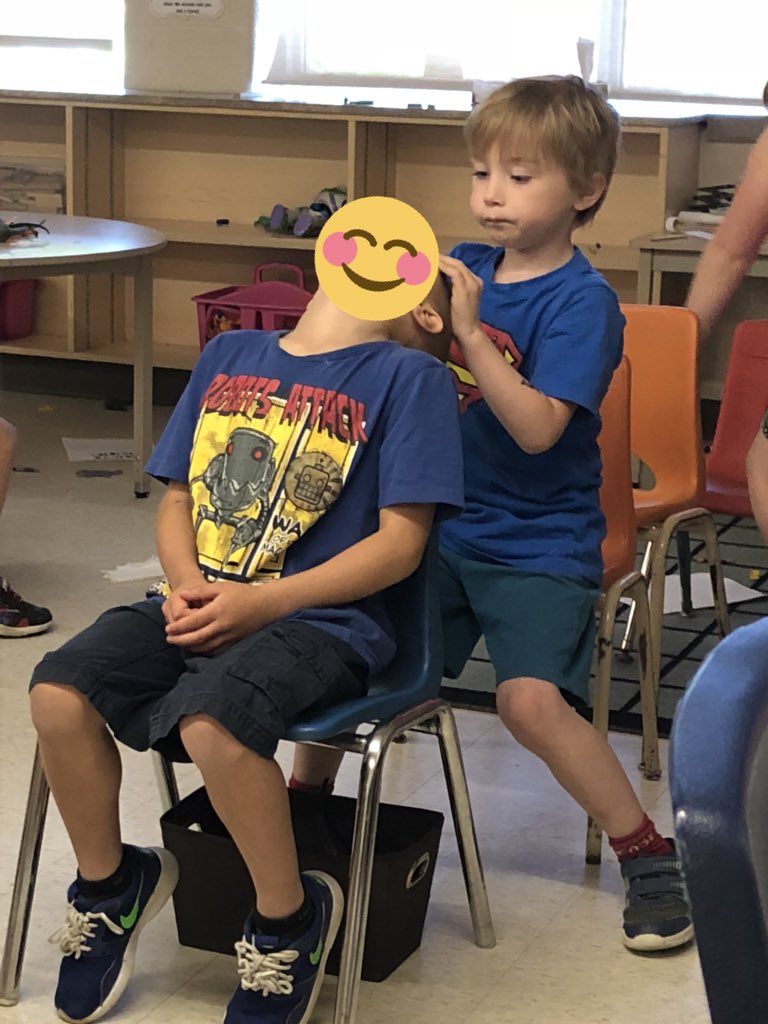 FDKRM123's tweet photo. Welcome to the room 123 hair salon. What look can I give you? @TayShoresPS #imaginativeplay #isitmyturn? https://t.co/zwr9P3fLne