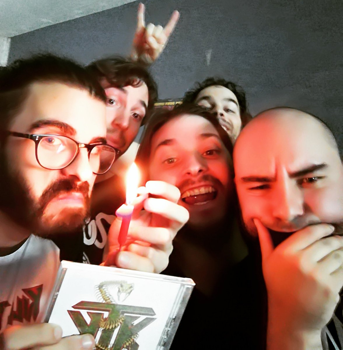 killthekrait's tweet image. Poco más de un año desde que editamos nuestro segundo disco de estudio!! Muchas gracias por el apoyo. #killthekrait #rocknroll #familia #2disco