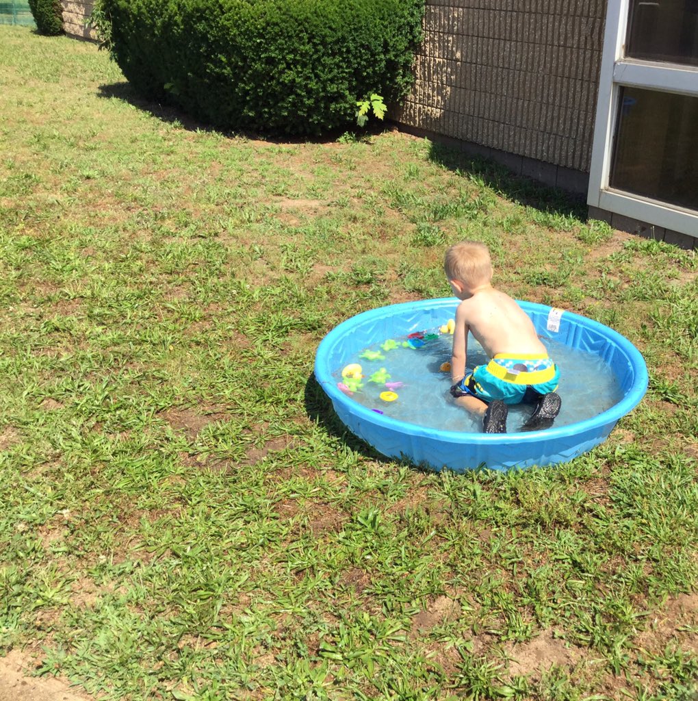 TRSchoolWTSD's tweet photo. PreK Water Play Day! #wtsdpride #TogetheR https://t.co/evctzlzTsy